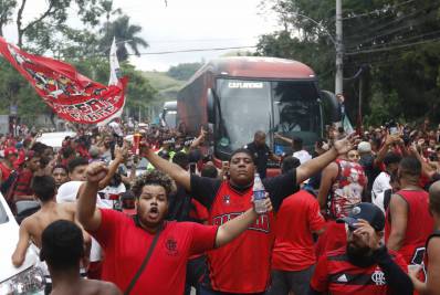 Torcida do Flamengo se mobiliza para o AeroFla no embarque para o Mundial de Clubes