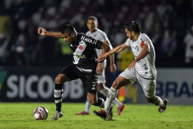 Com direito a vaias e gritos irônicos de torcedores, Vasco se despede de São Januário em 2021 com empate diante do Remo