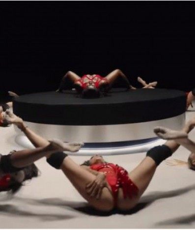 Clipe de 'Sem Filtro' de IZA - Reprodução