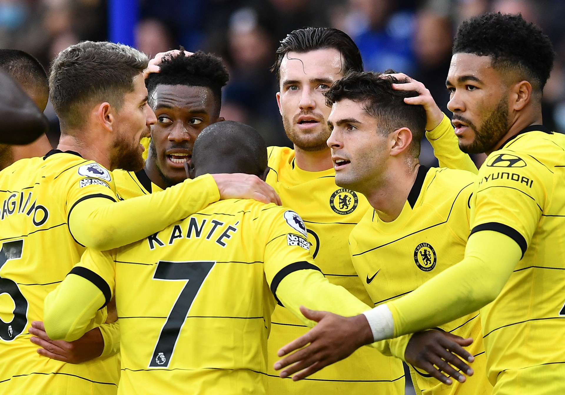 Com série invicta, Chelsea vence Leicester e segue isolado na liderança