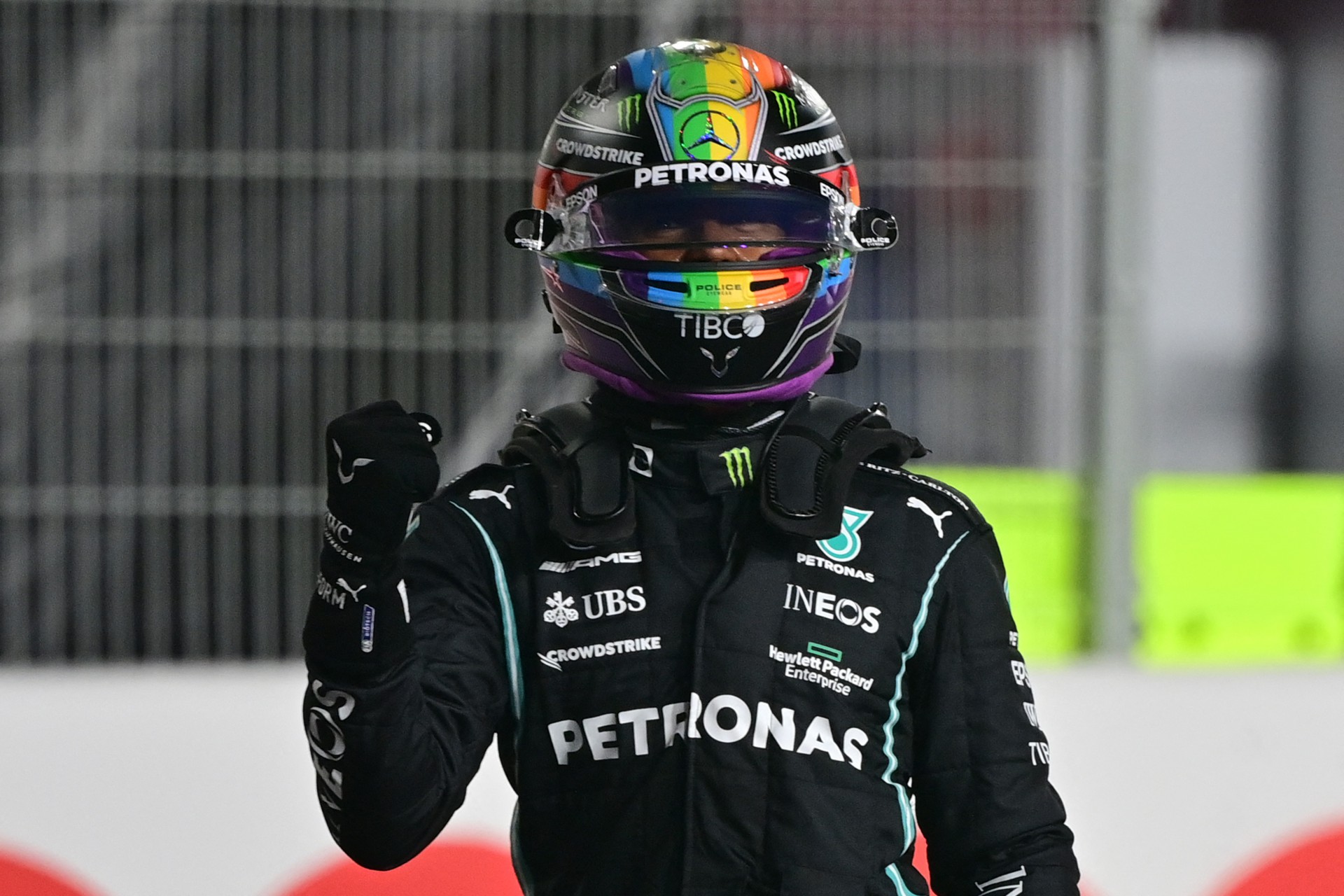 Soberano, Hamilton conquista pole do inédito GP do Catar de Fórmula 1
