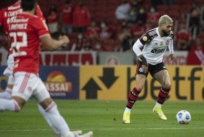 Com cinco representantes, Flamengo domina seleção da rodada do Brasileiro