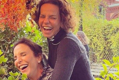 Em meio a rumores de separação, Ivete Sangalo aproveita viagem com a irmã 