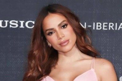 Anitta surge deslumbrante em 'after party' do Grammy Latino