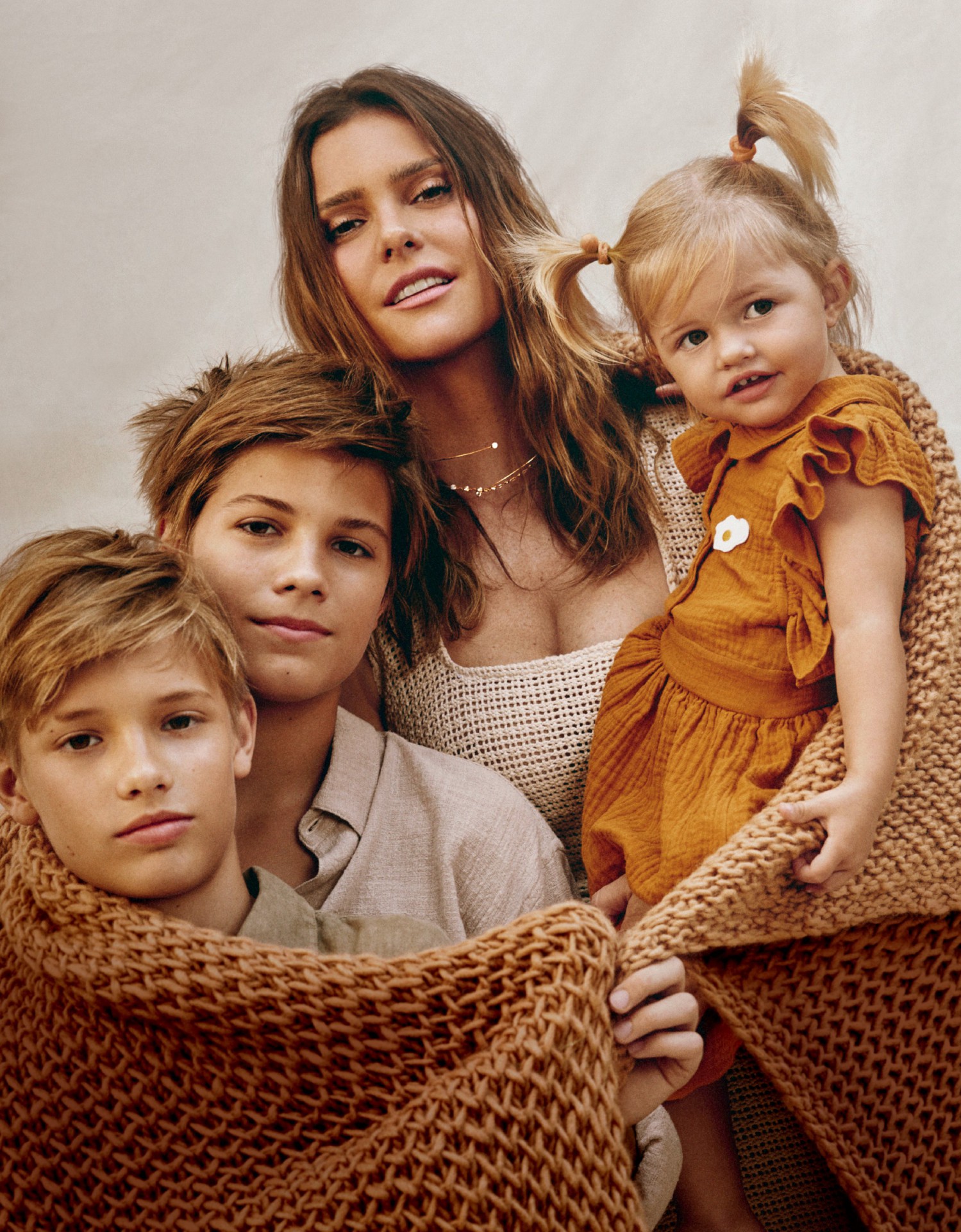 Apresentadora posa com os filhos - Reprodução