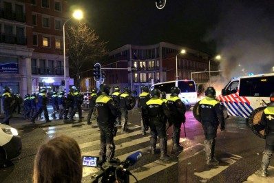 Protestos contra restrições 'anticovid' na Holanda deixam ao menos 30 detidos
