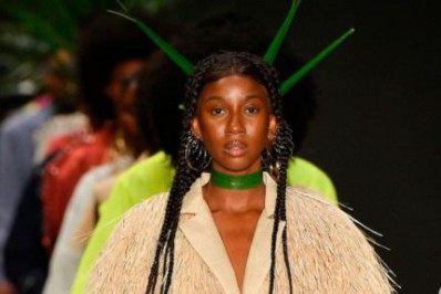 Vídeo! Camilla de Lucas estreia como modelo na São Paulo Fashion Week