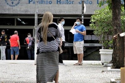 Enem tem 26% de abstenção; ministro descarta interferência e cita questões