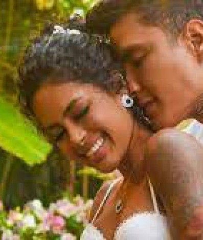 Amizade entre Dynho e Sthe dentro do reality tem incomodado os seus parceiros - Reprodução