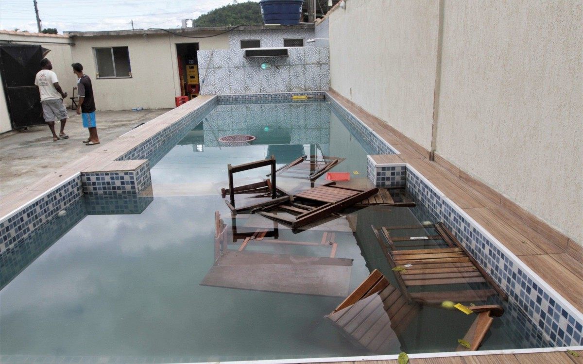 Chacina no Complexo do Salgueiro em S&atilde;o Gon&ccedil;alo, nesta segunda feira (22).