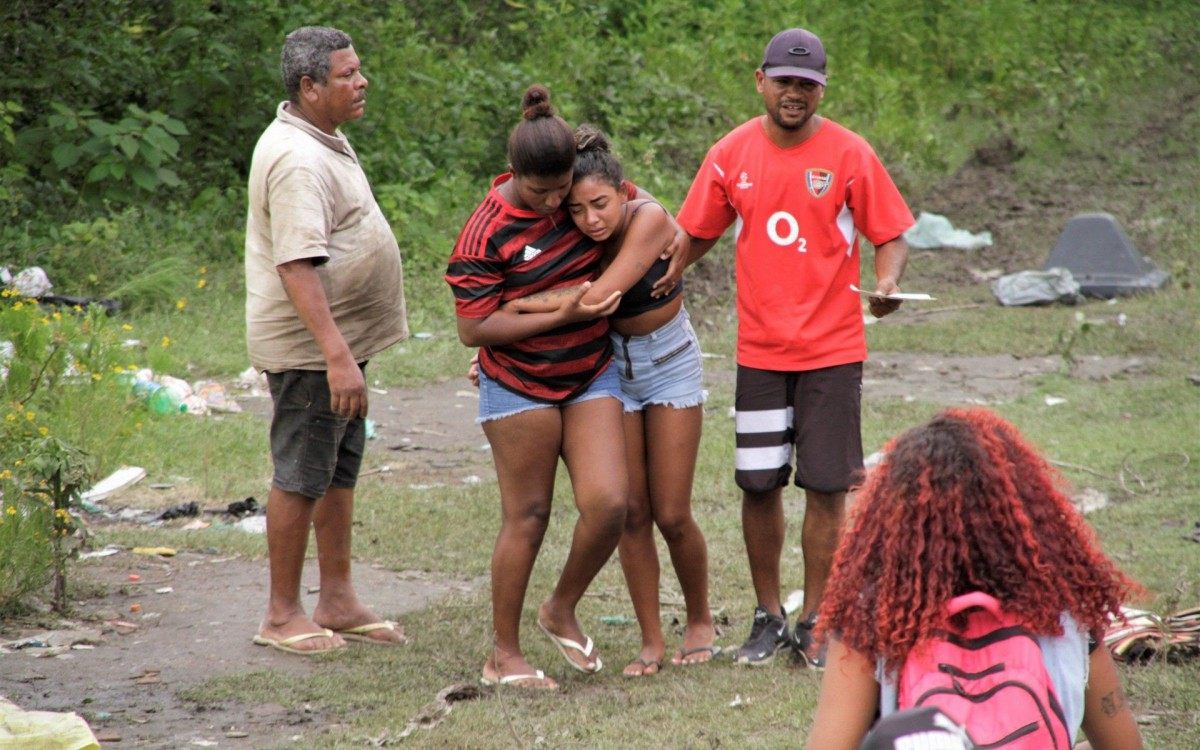 Chacina no Complexo do Salgueiro em São Gonçalo, nesta segunda feira (22). - Marcos Porto/Agencia O Dia
