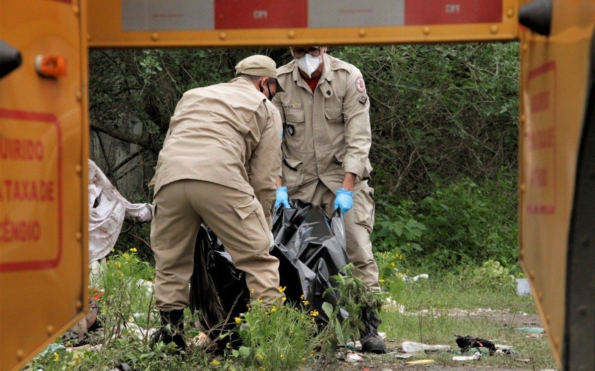 Chacina no Complexo do Salgueiro em São Gonçalo, nesta segunda feira (22). - Marcos Porto/Agencia O Dia
