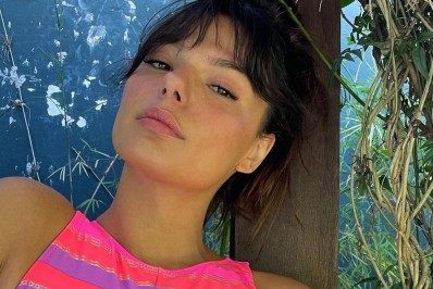 Isis Valverde posa de bíquini e arranca elogios dos fãs: 'Do jeito que eu mais amo'