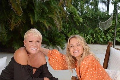 'Pra mim é um monstro', diz Xuxa após vídeo de Dalai Lama assediando criança viralizar