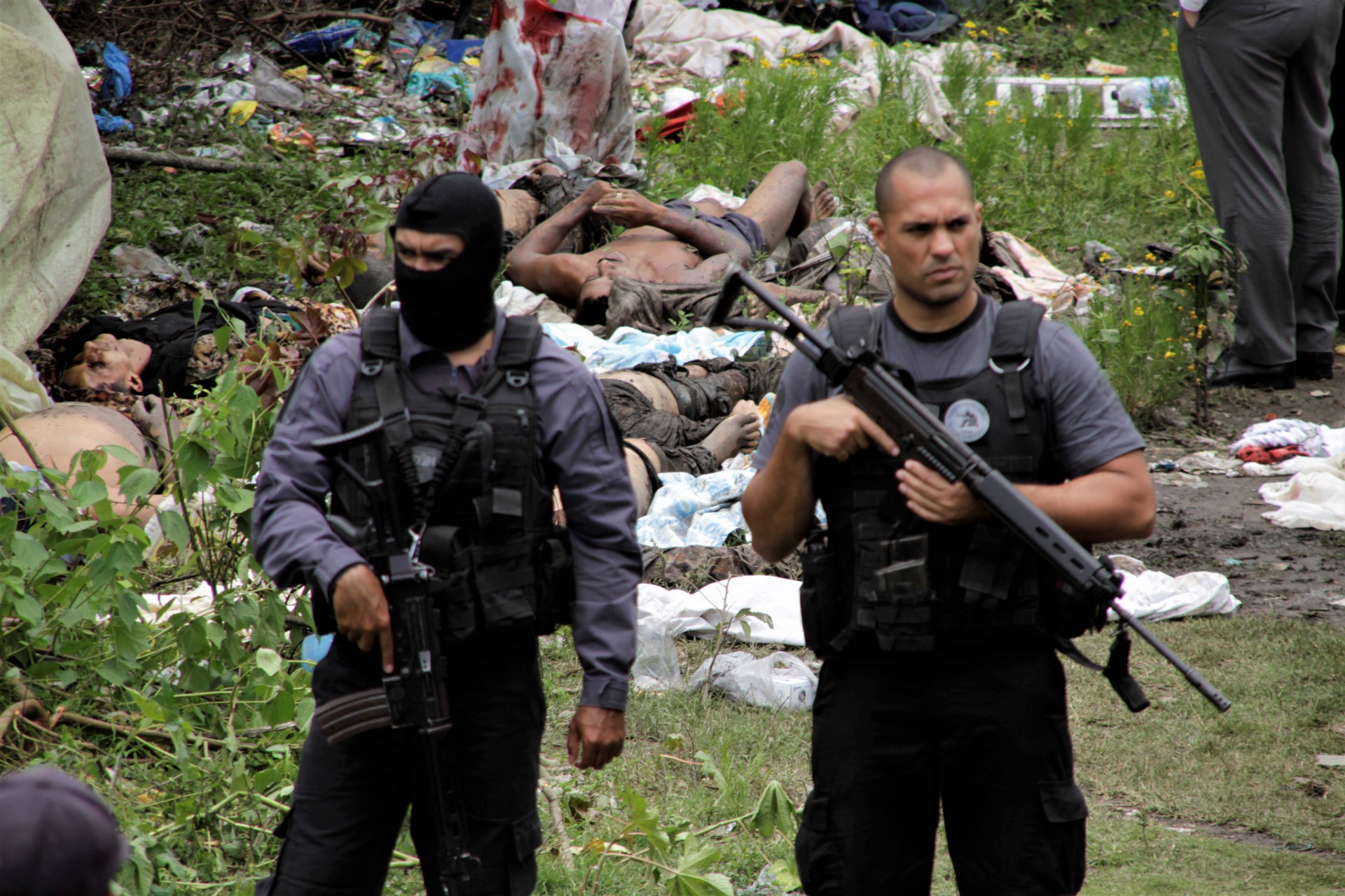 Corpos encontrados em área de mangue no Complexo do Salgueiro - Marcos Porto/Agencia O Dia