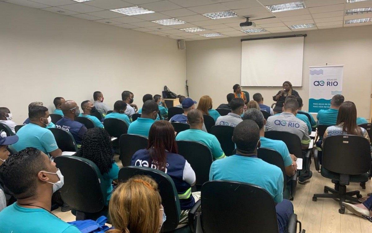 Palestra sobre racismo na &Aacute;guas do Rio, em Caxias
