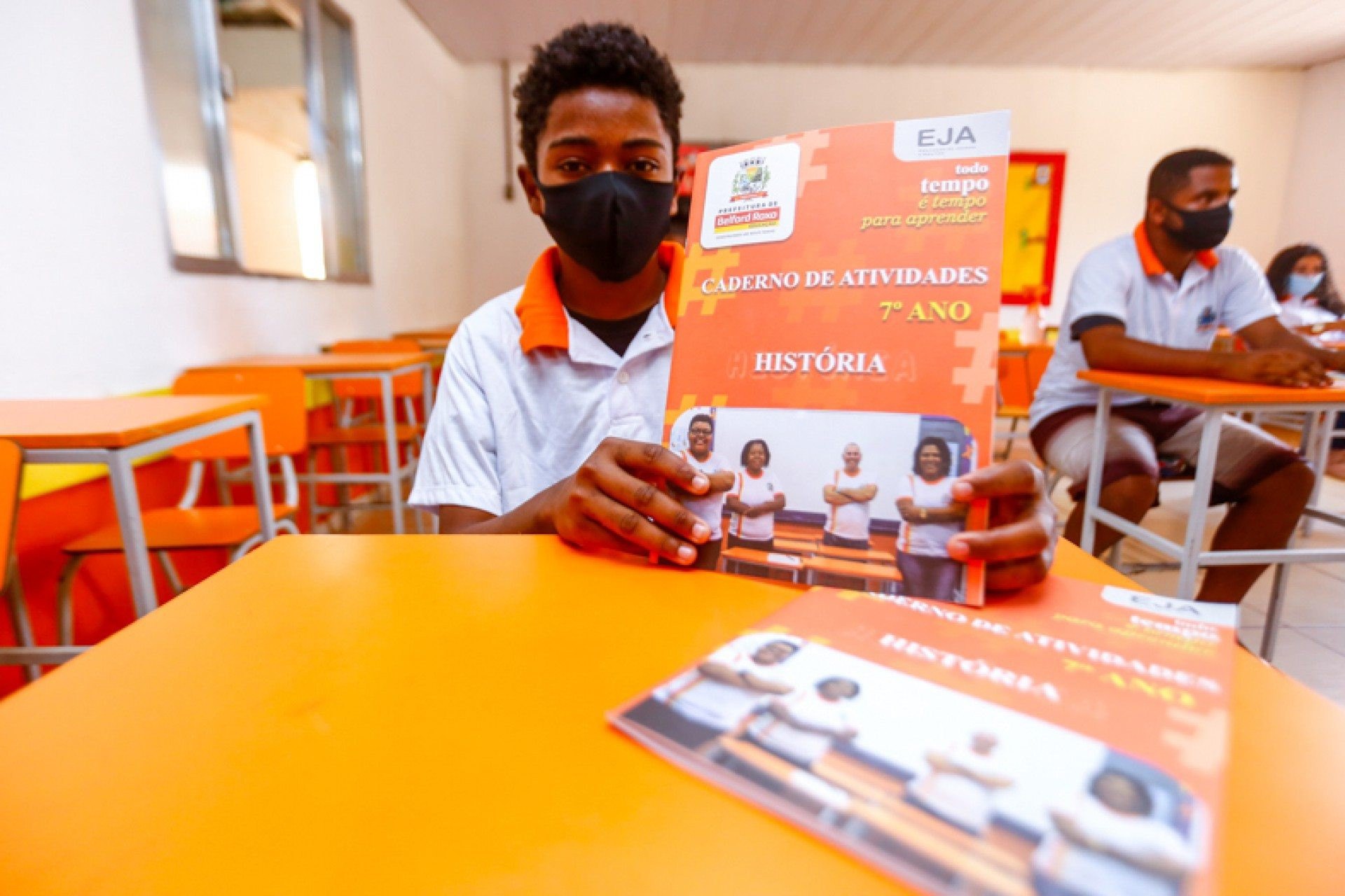 A rede municipal de ensino est&aacute; abrindo 1.557 vagas para a Educa&ccedil;&atilde;o Jovens e Adultos (EJA) - Rafael Barreto / PMBR