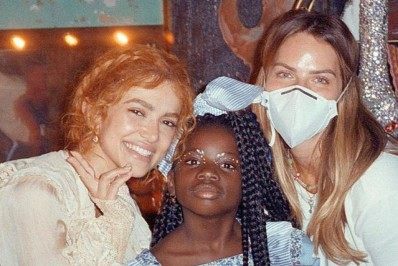 Giovanna Ewbank se derrete pela filha e celebra estreia de Titi como atriz: 'Algo único'