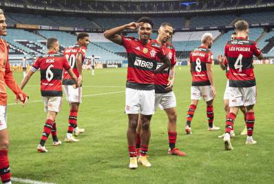 Com reservas, Flamengo dá vexame e deixa vitória sobre o Grêmio escapar