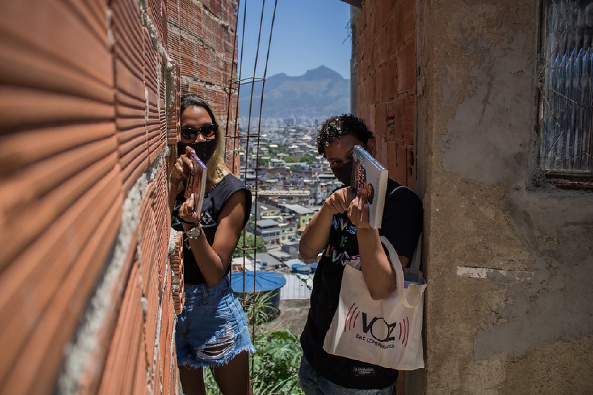 A distribuição será realizada pelos voluntários, que percorrerão dezenove localidades dentro das comunidades  - Voz das Comunidades