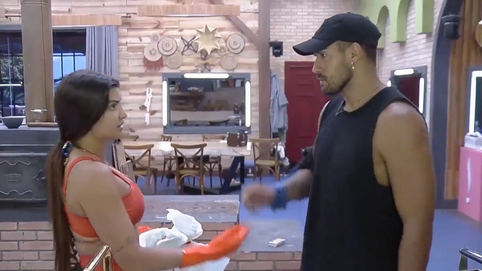 Marina e Bil - Reprodu&ccedil;&atilde;o / PlayPlus