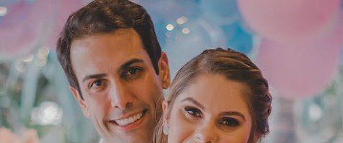 Modelo rebateu seguidor após direct questionando seu ganho de peso durante a gestação