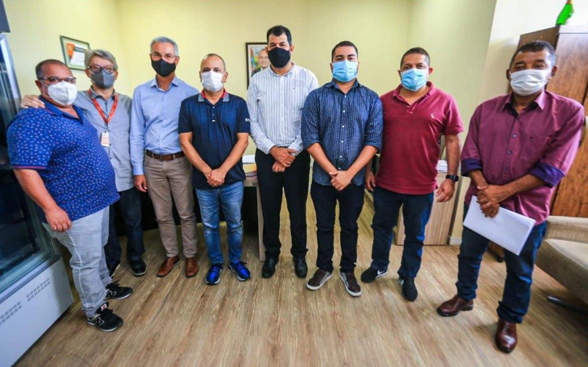 Prefeito Waguinho se reuniu com representantes da &Aacute;guas do Rio para conhecer os projetos de amplia&ccedil;&atilde;o da rede de distribui&ccedil;&atilde;o de &aacute;gua