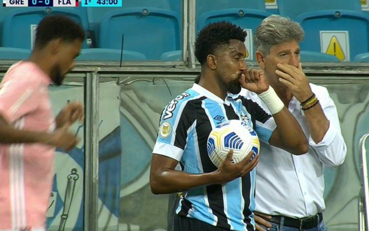 Jornalista detona atitude de Renato Gaúcho, do Flamengo, com jogador do Grêmio: 'Inaceitável'
 - Foto: Reprodução/Premiere 