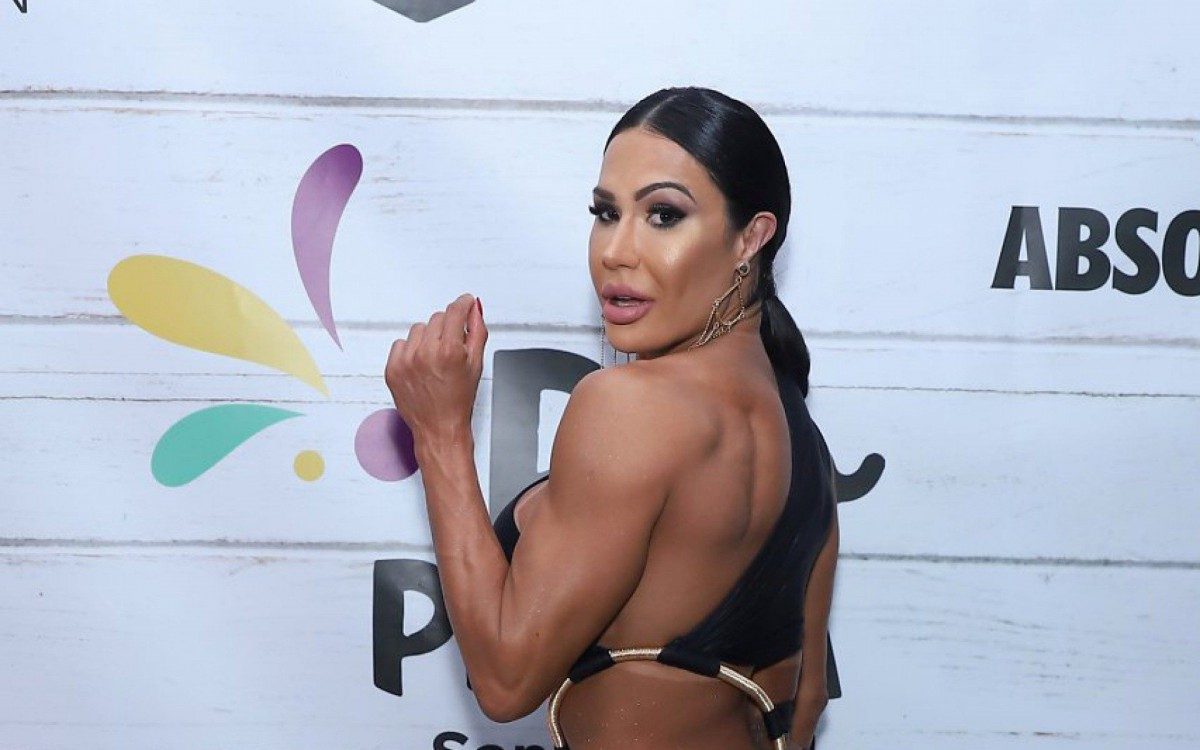 Gracyanne Barbosa no lan&ccedil;amento de um camarote para o Carnaval 2022