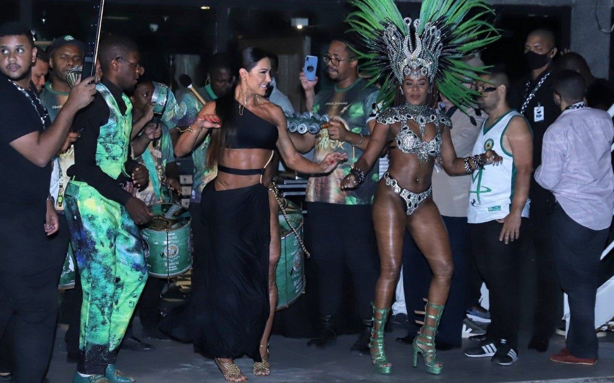 Gracyanne Barbosa no lan&ccedil;amento de um camarote para o Carnaval 2022