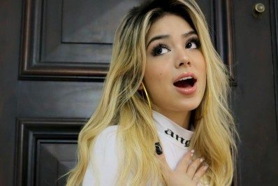 Melody completa 15 anos e promete festão de aniversário: 'Vai ser babado'