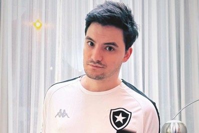 'Me sinto esperançoso', diz Felipe Neto após conversas com John Textor sobre o Botafogo
