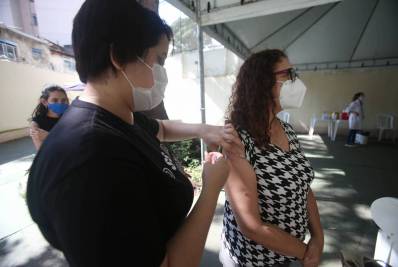 População busca postos diante do aumento dos casos de gripe no Rio