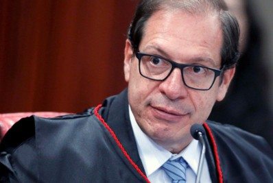 Advogado sem gravata é retirado de sessão após pedido de ministro do STJ