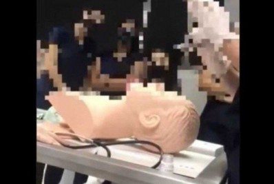 Aluna é questionada por professor de medicina se prefere ser estuprada 'no seco'; Vídeo