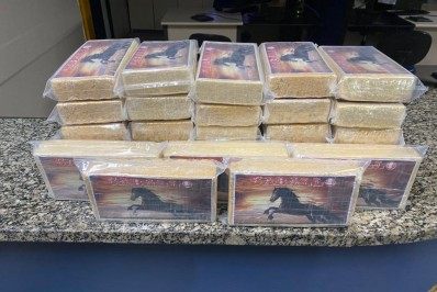 PRF apreende 30 kg de pasta base de cocaína na Dutra, em Barra Mansa