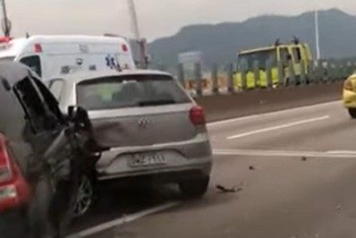 Ponte Rio-Niterói registrou dois engavetamentos nesta sexta-feira