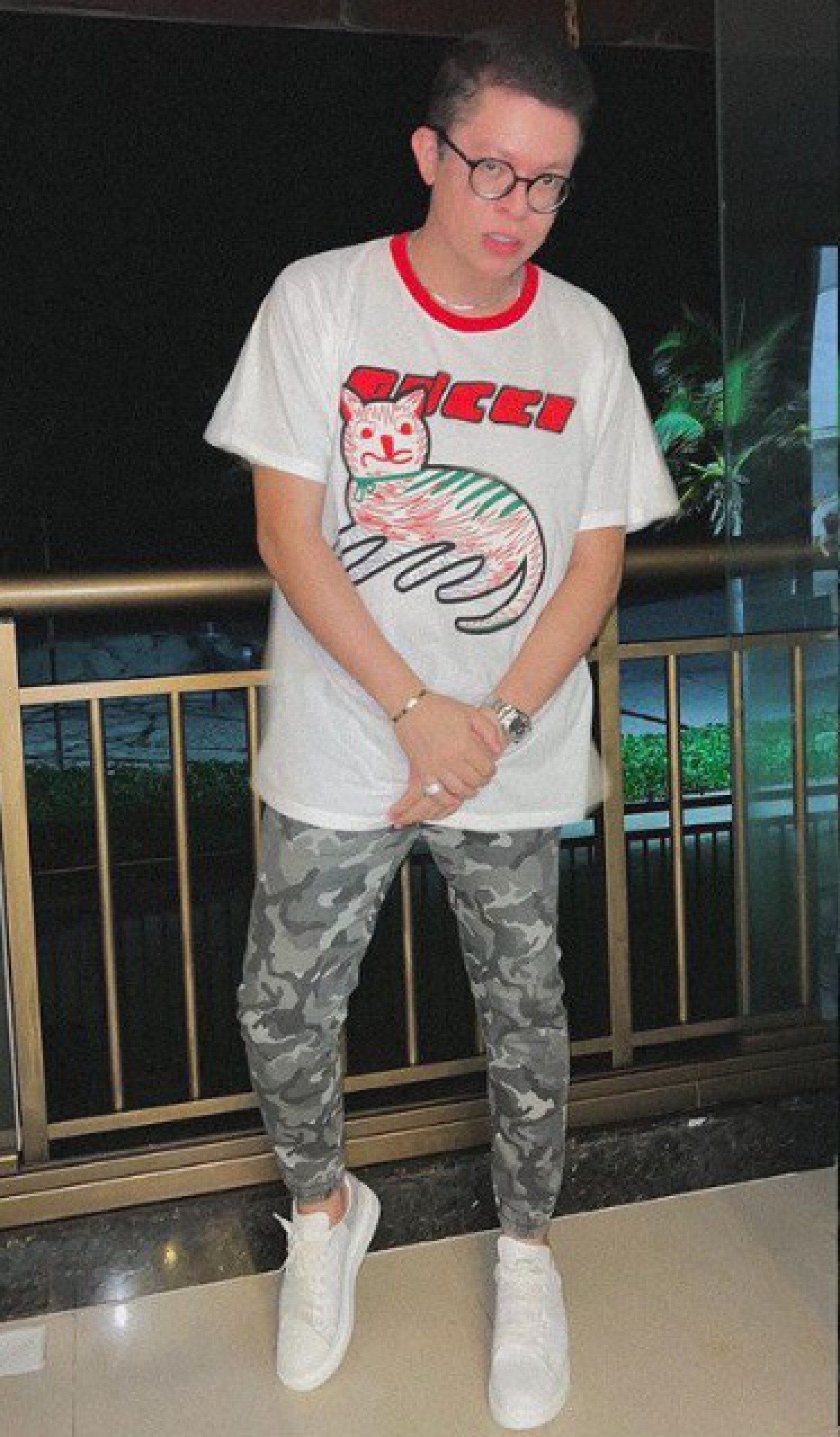 DJ Ivis posa para fotos com os fãs - reprodução do instagram