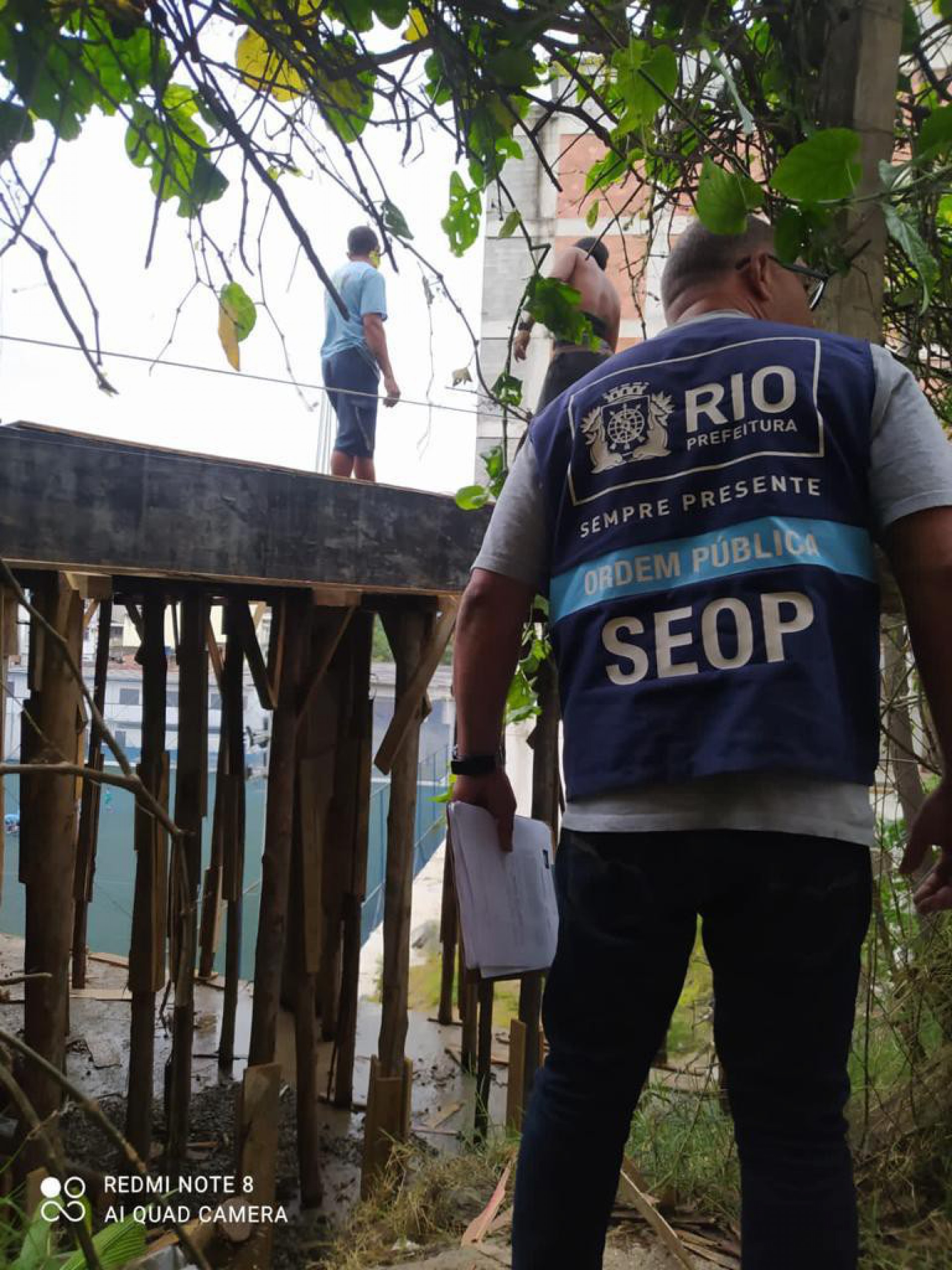 A construção irregular da milícia local estava situada em área pública - Divulgação