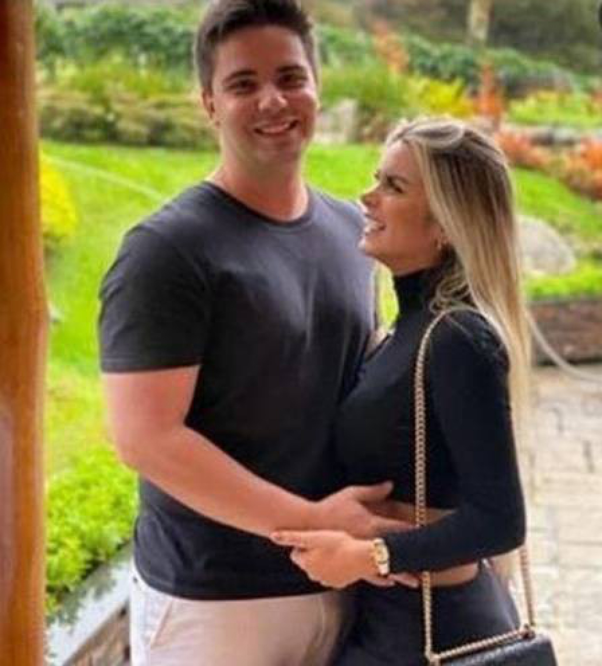 Daniel Trivejani ainda namorava Priscila Moura quando foi visto em clima de romance com Juliette em uma lancha. O namoro chegou ao fim. - Reprodução Internet