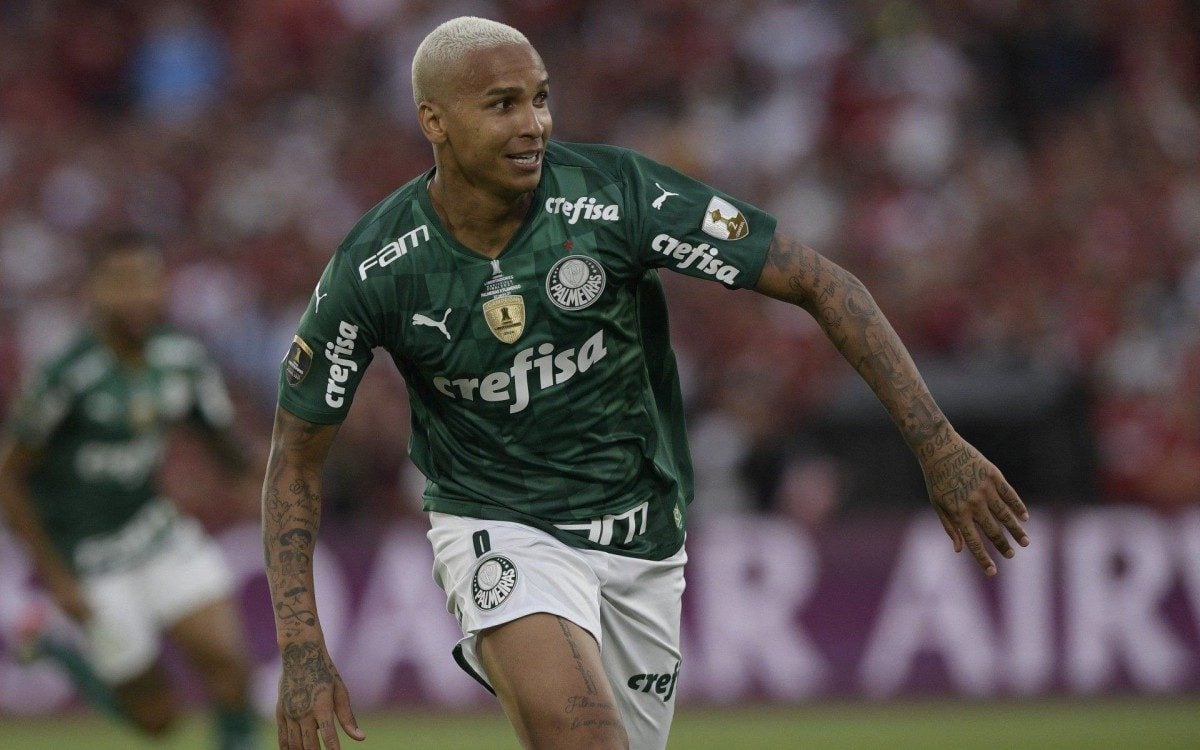 Deyverson comemora o gol do título do Palmeiras na Libertadores