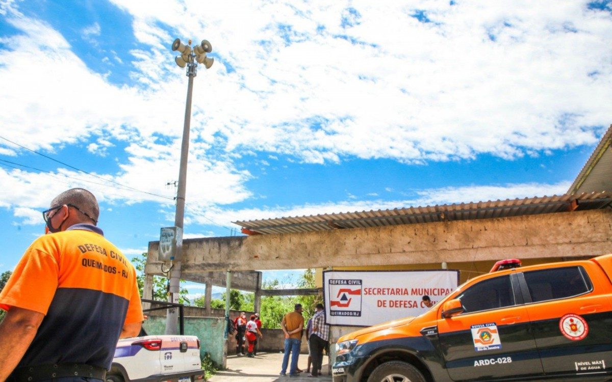 Órgãos estaduais e municipais, agentes e voluntários participaram da atividade de prevenção de acidentes e exercícios de desocupação em comunidades - Divulgação