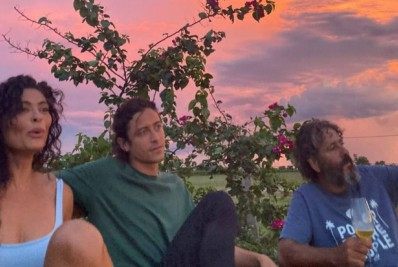 'Pantanal': Juliana Paes posta fotos dos bastidores da trama