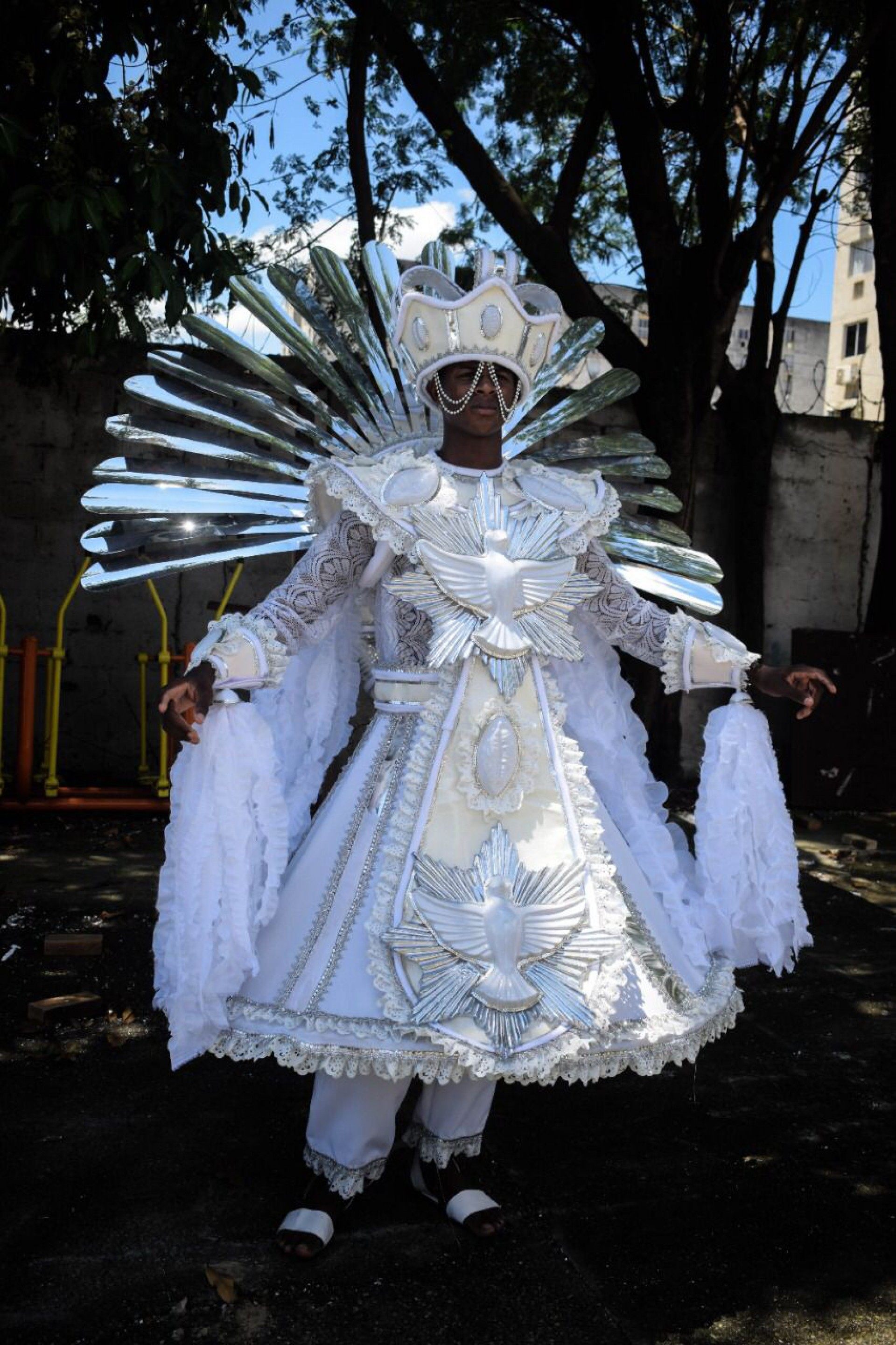 Fantasia: Pomba de Oxal&aacute; - Divulga&ccedil;&atilde;o