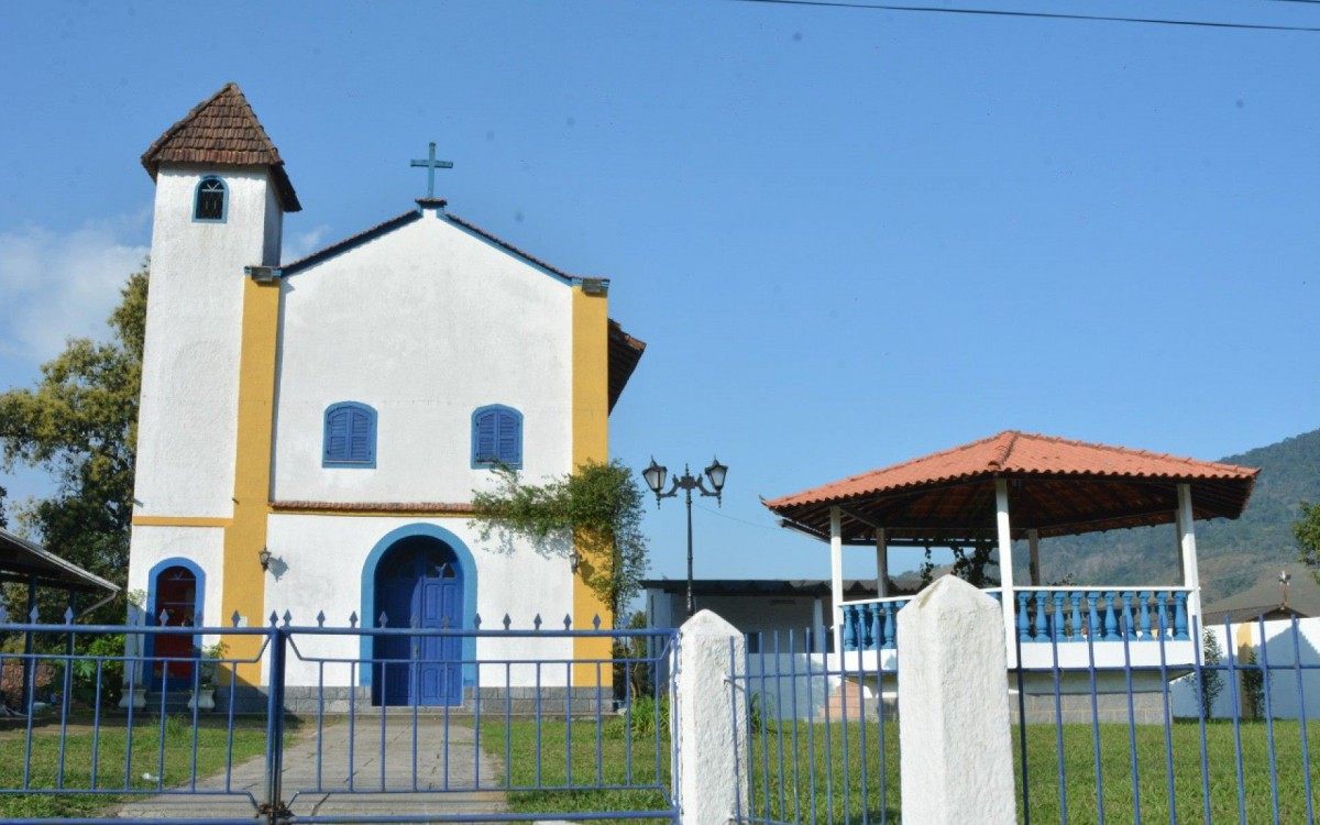 Capela de Sant'Anna, ao lado do cemit&eacute;rio de Guapimirim