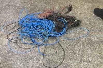 Dois homens são presos por furto de fios e cabos em estação do BRT