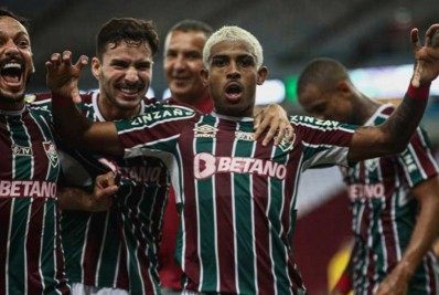 Carrasco do Flamengo, John Kennedy, do Fluminense, brinca: 'Urubu virou galinha'