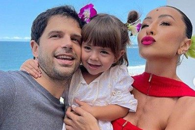 Sabrina Sato comemora aniversário de Zoe