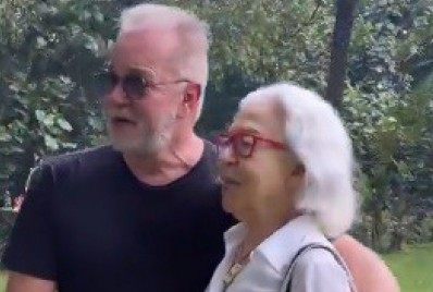 Luiz Fernando Guimarães recebe Fernanda Montenegro em sua festa de aniversário