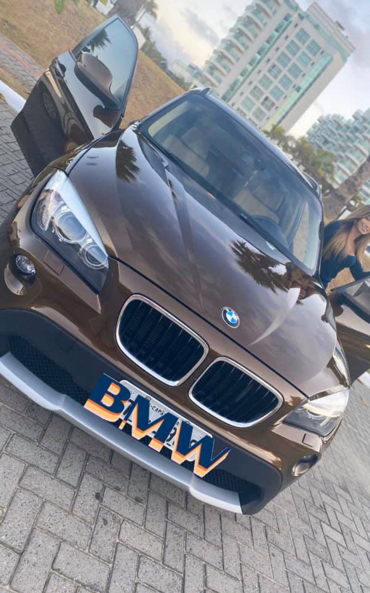 Segundo as investigações, a jovem usava as redes sociais para atrair as vítimas - Reprodução 